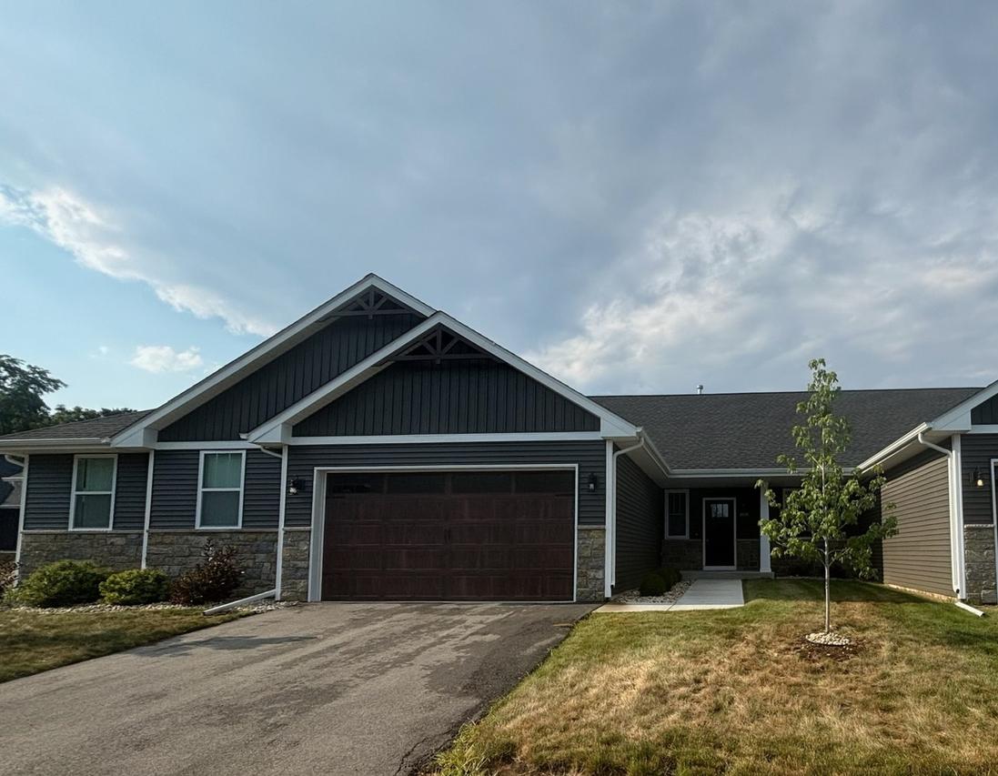 3506 N Bell School Rd., Rockford, IL 61114