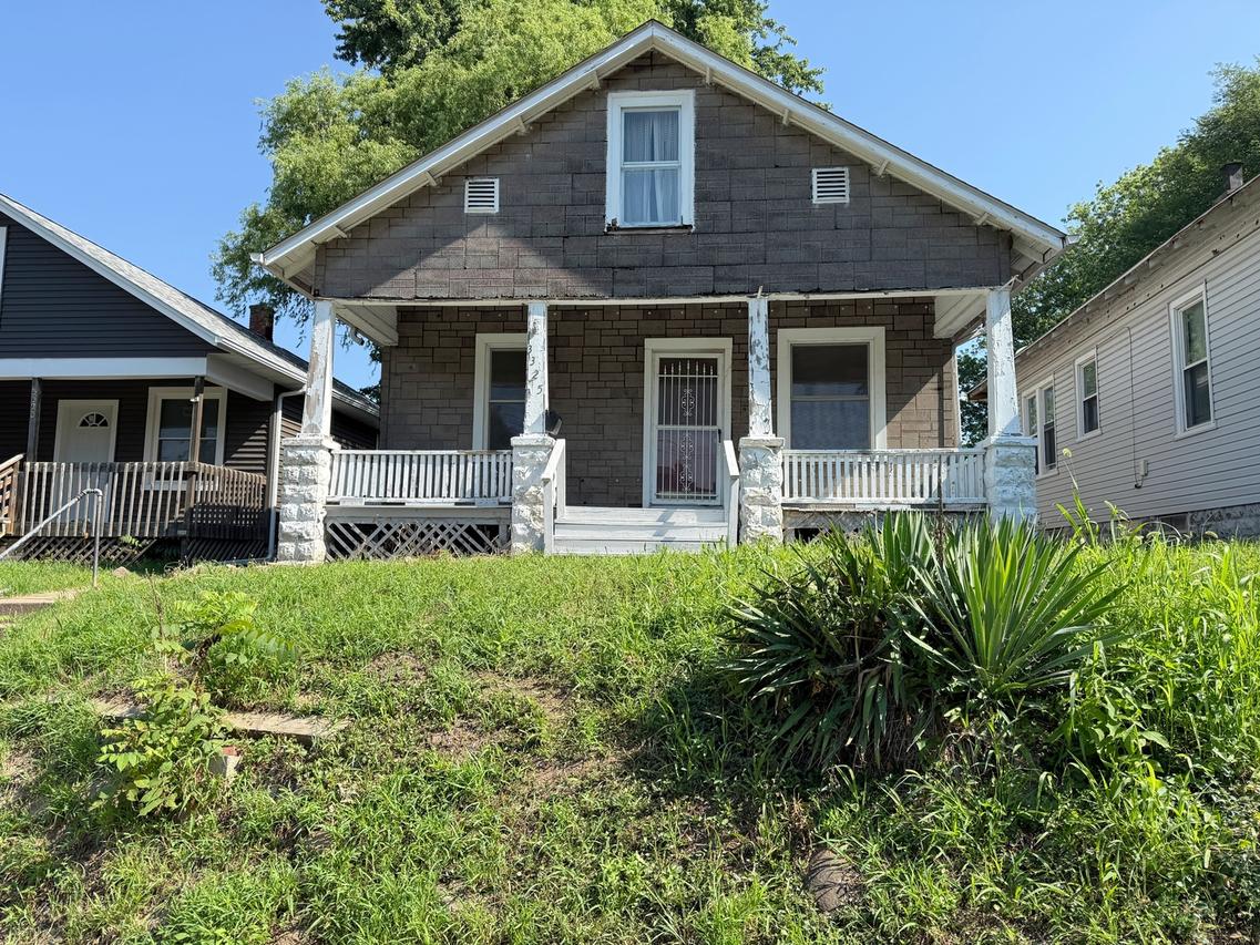 3325 7 1/2 Ave., Rock Island, IL 61201
