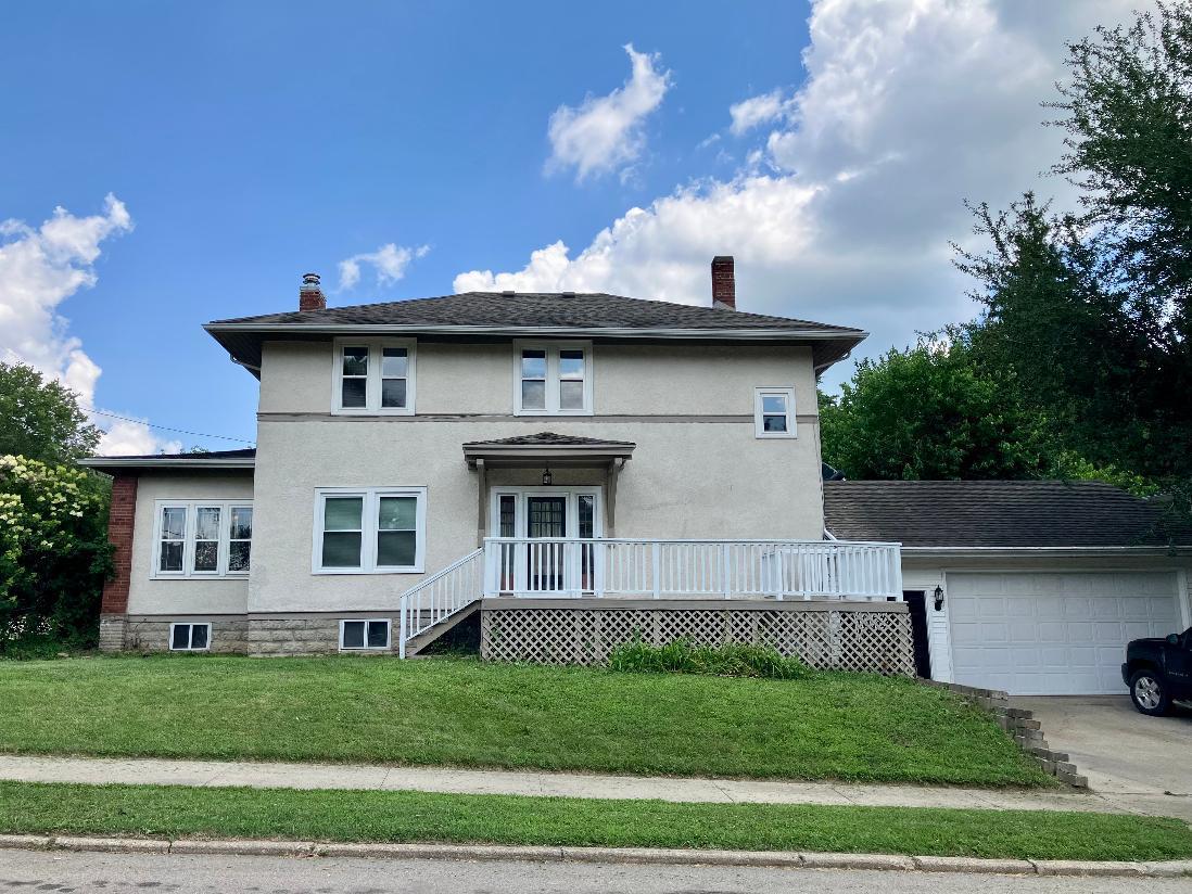 404 E Mckenney St., Dixon, IL 61021