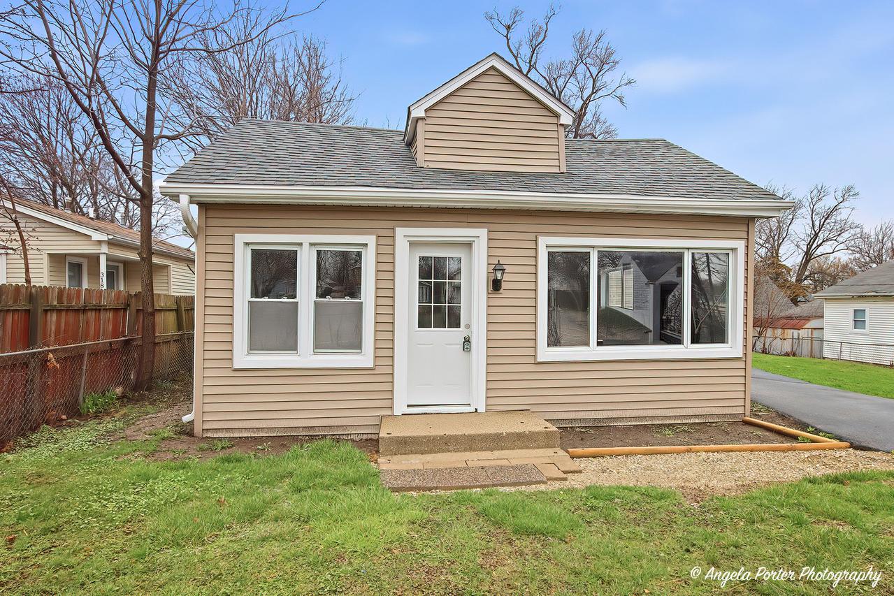 320 E Washington St., Round Lake Park, IL 60073
