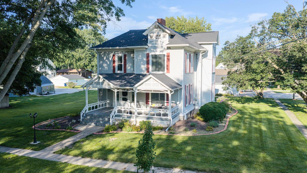 340 S Main St., Sheffield, IL 61361
