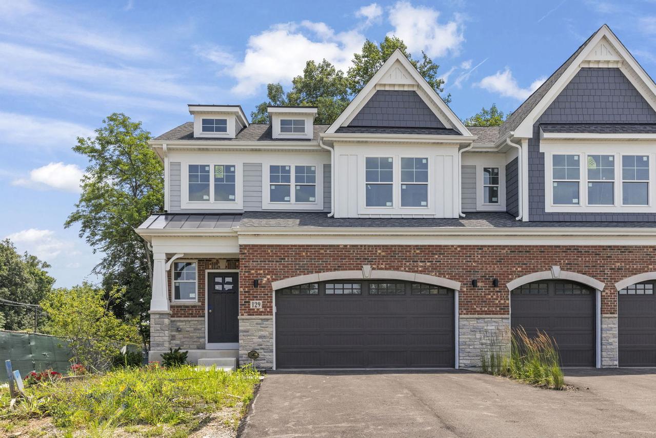 114 Harding Ct., Glen Ellyn, IL 60137