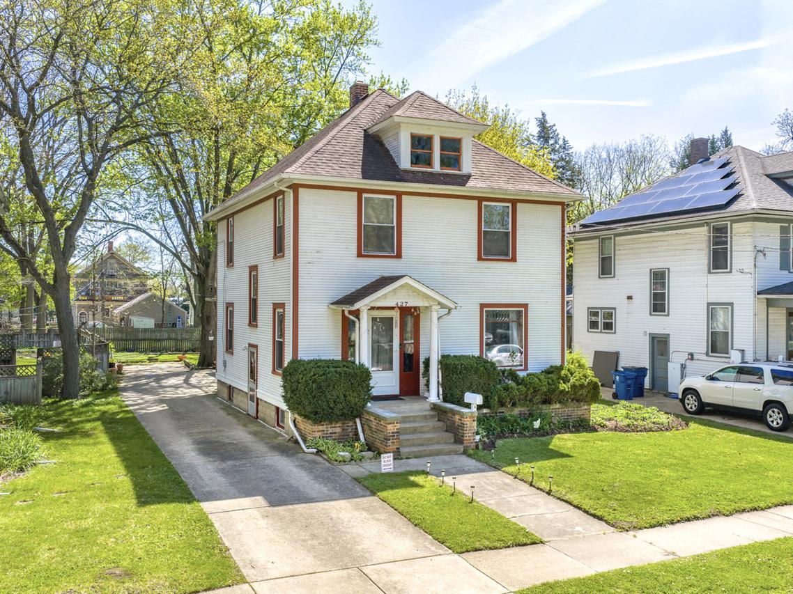 427 Grand Ave., Aurora, IL 60506