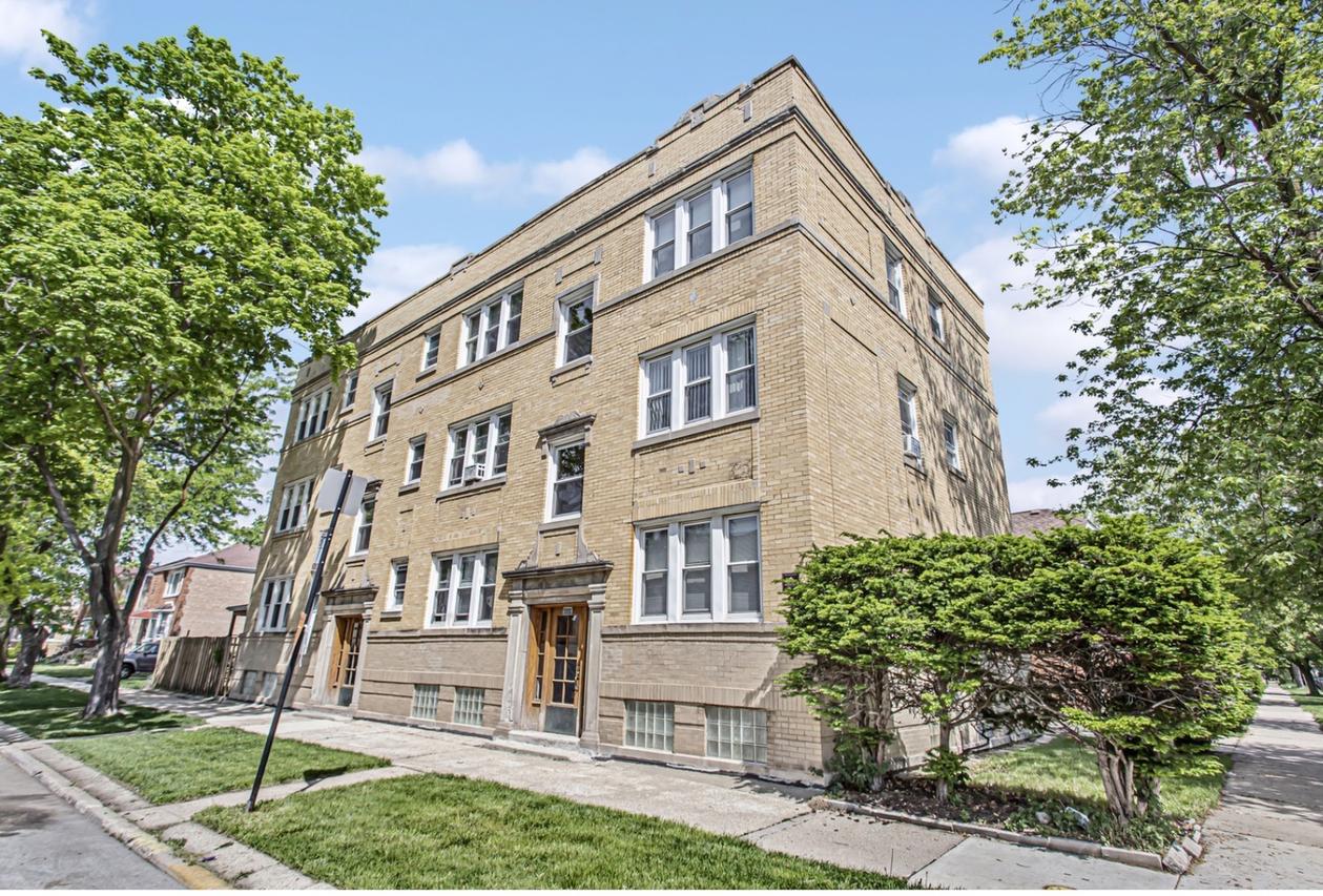 5004 W Newport Ave. #3E, Chicago, IL 60641