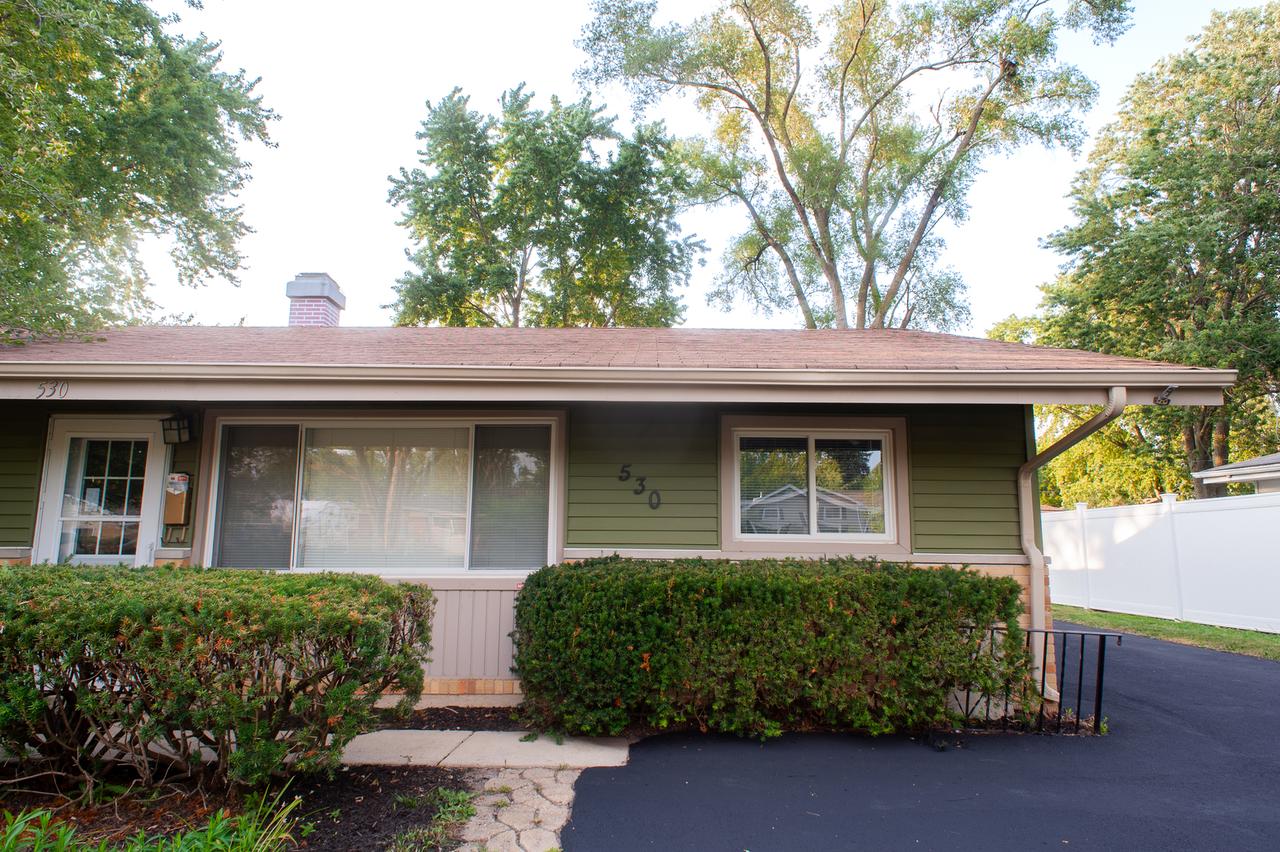 530 Maywood Ln., Hoffman Estates, IL 60169