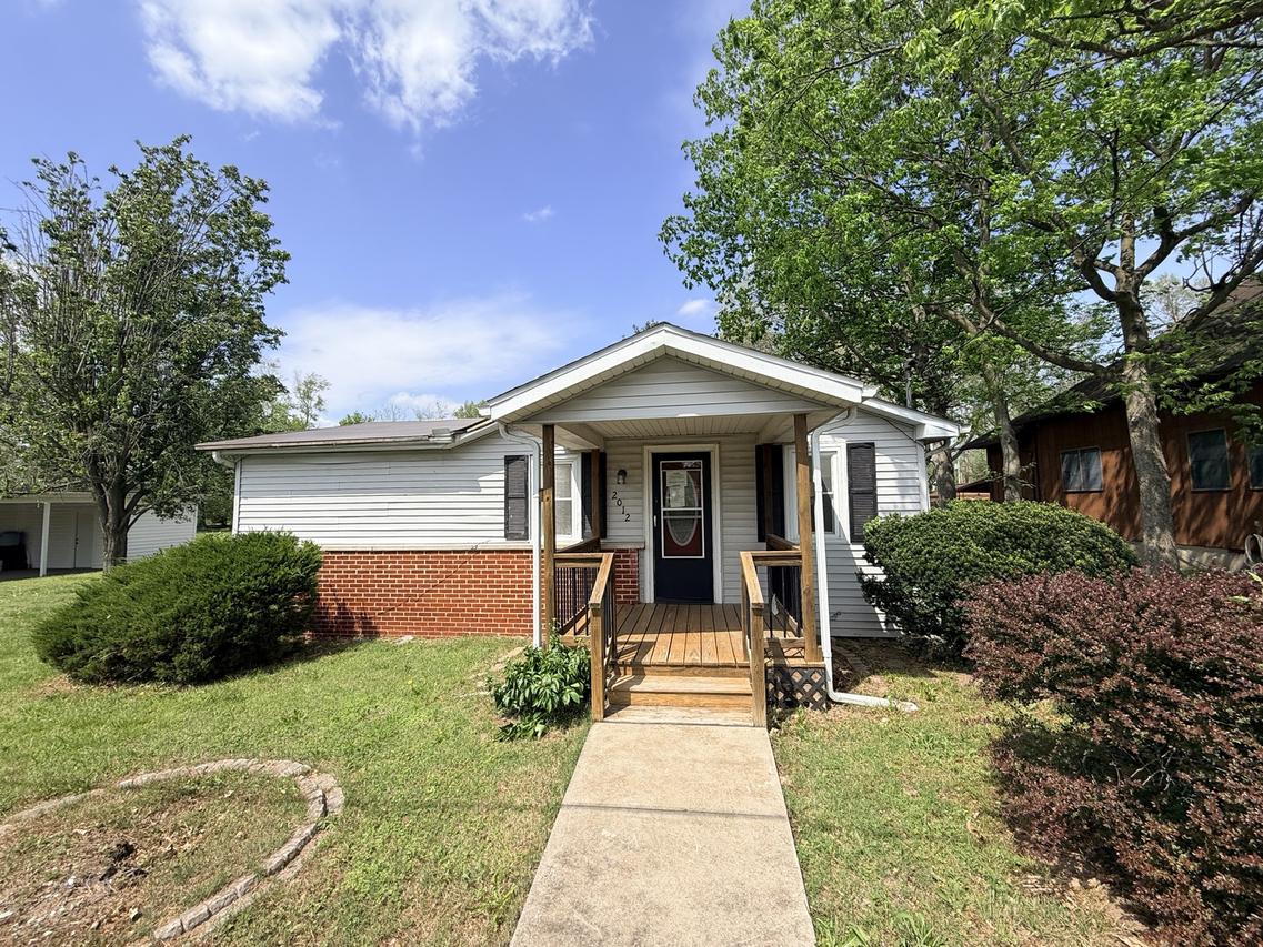 2012 Roblee Ave., Murphysboro, IL 62966