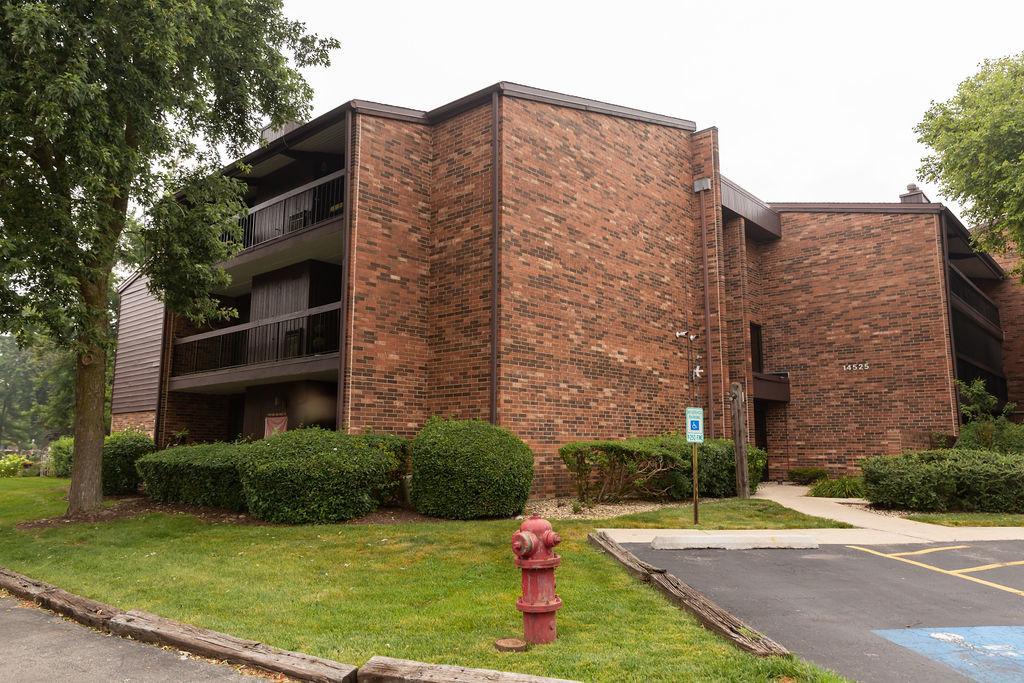 14525 Walden Ct. #PH4, Oak Forest, IL 60452