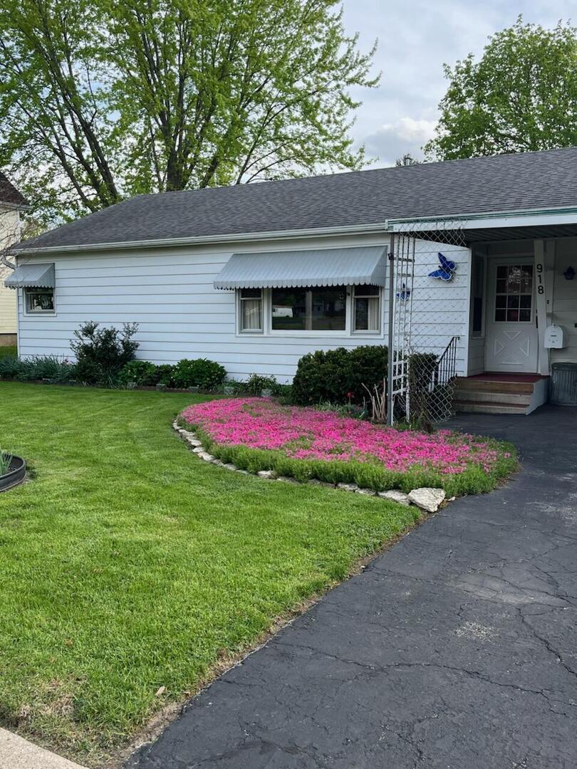 918 W Main St., Genoa, IL 60135