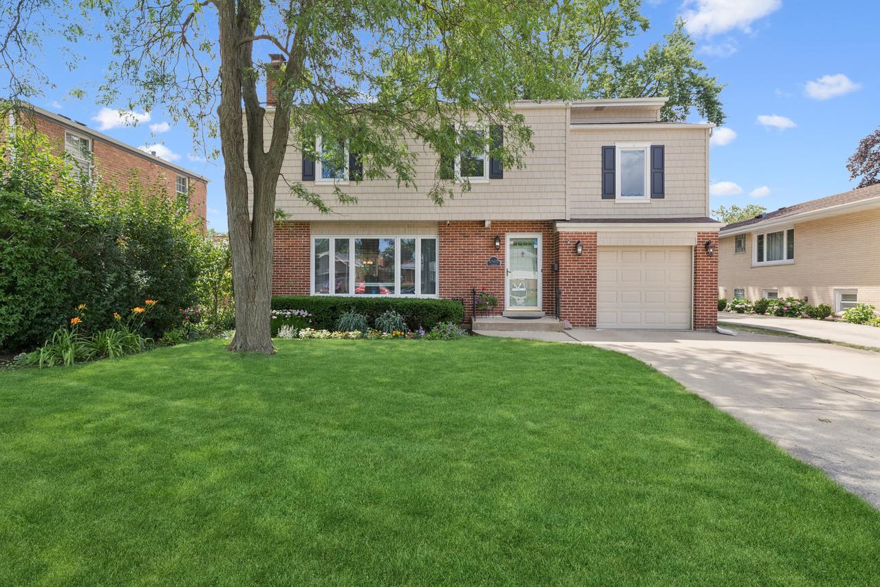 1705 Glenview Ave., Park Ridge, IL 60068