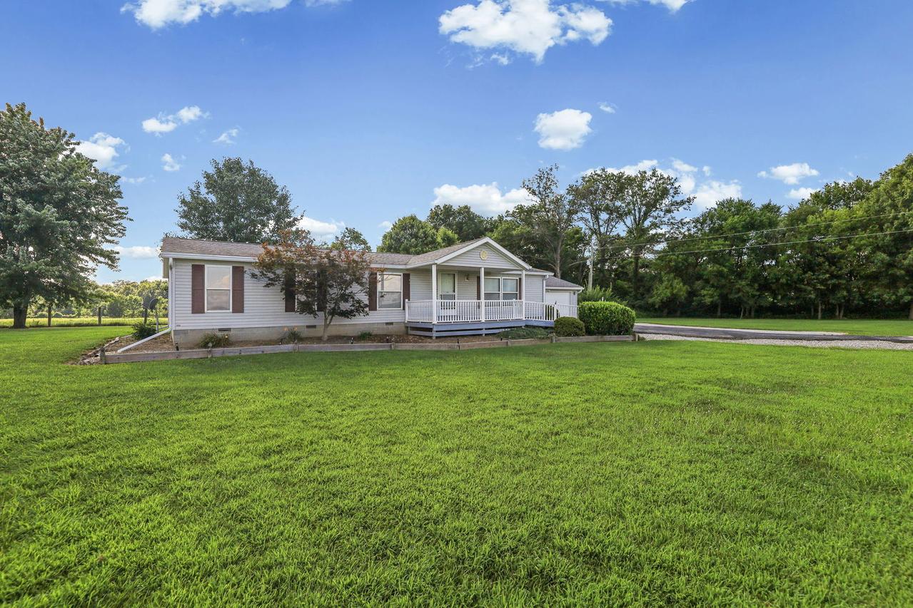 4581 Hotze Rd., Salem, IL 62881