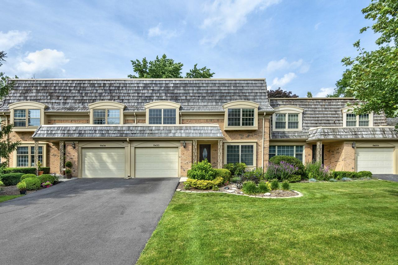 19W010 Avenue Normandy East Ave., Oak Brook, IL 60523