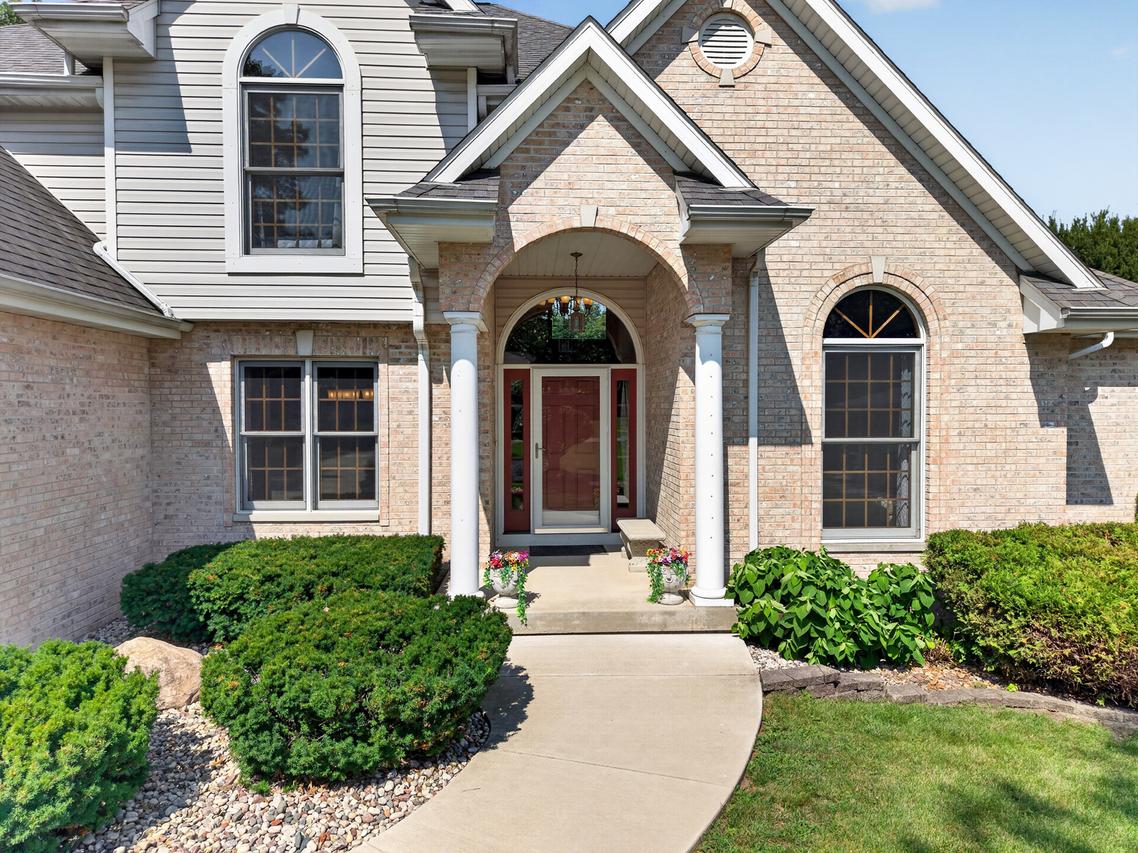 2841 Emerald Dr., Ottawa, IL 61350