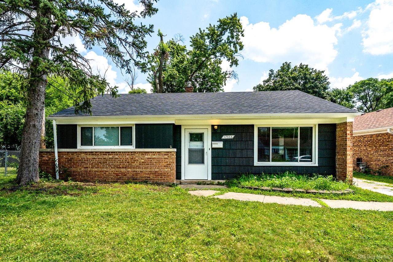 17555 Howe Ave., Homewood, IL 60430