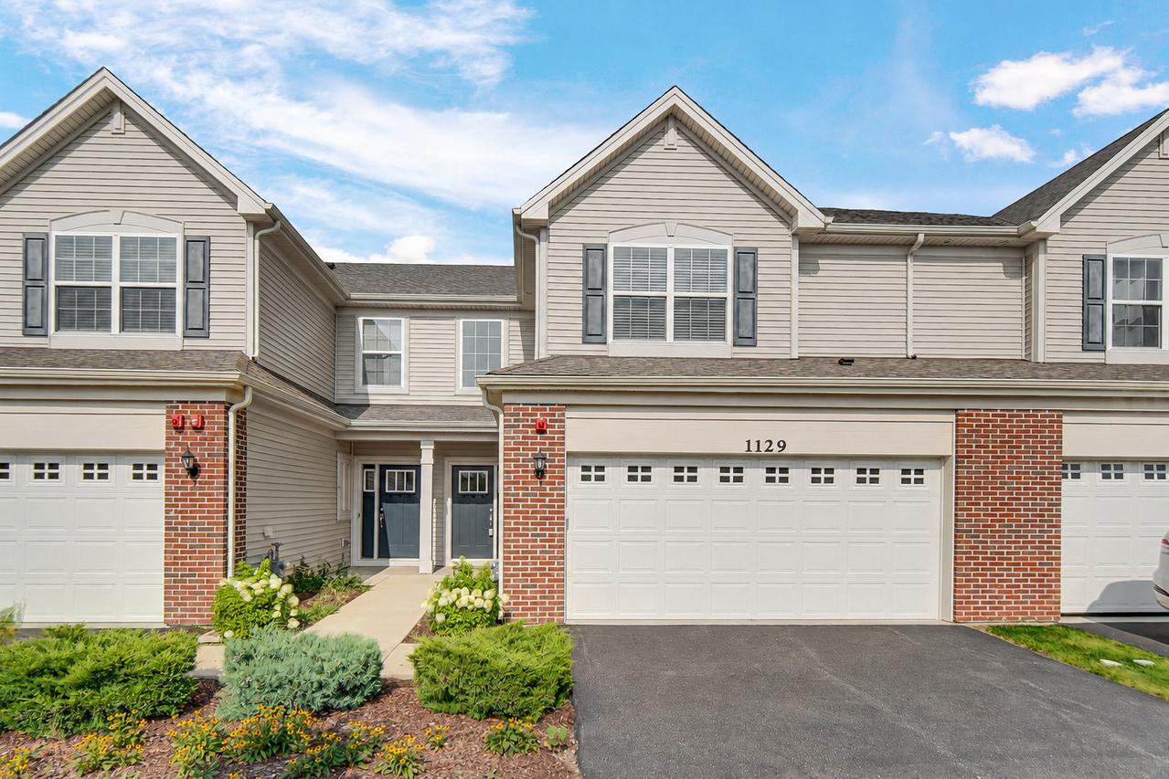 1129 Hawk Hollow Dr., Yorkville, IL 60560
