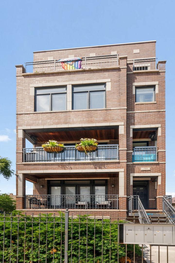 744 W Belmont Ave. #2F, Chicago, IL 60657