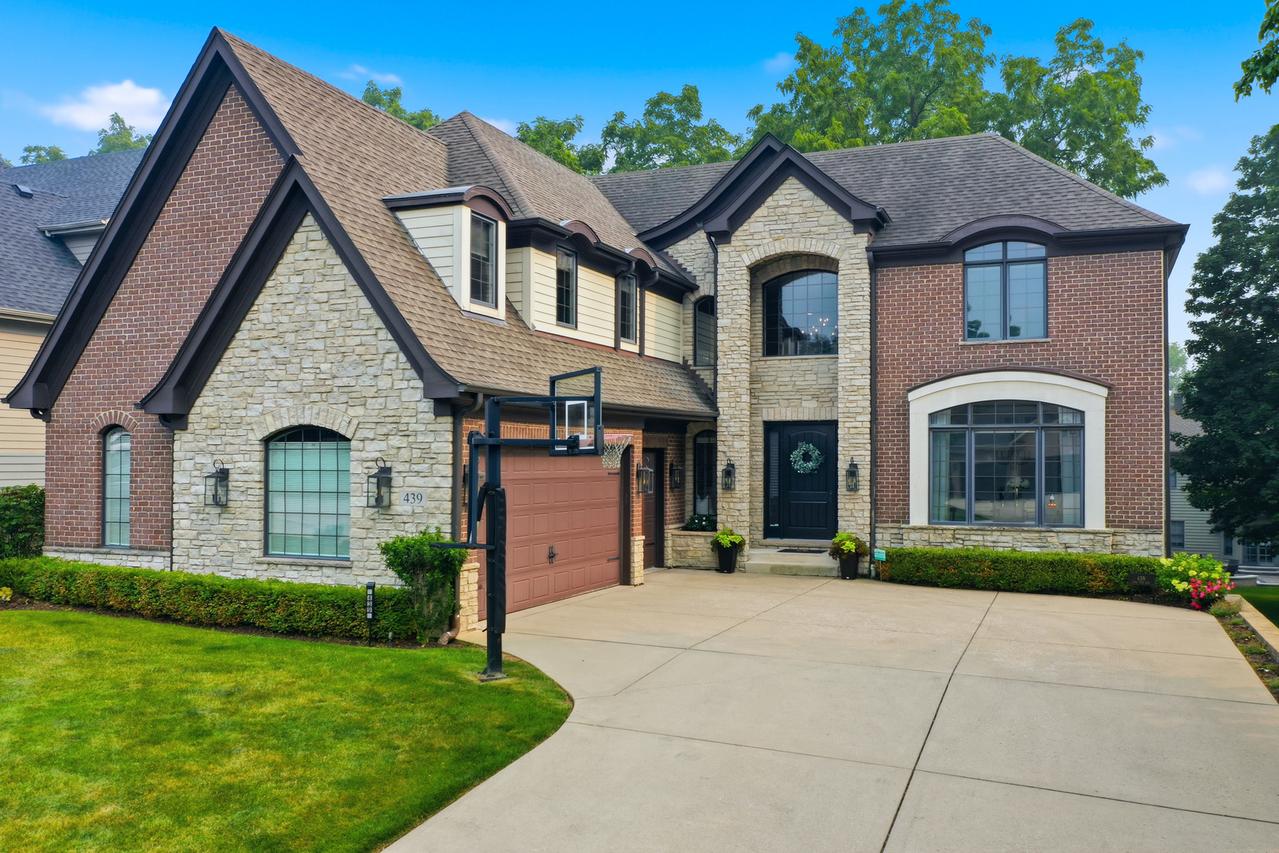 439 Pond View Ln., Bartlett, IL 60103
