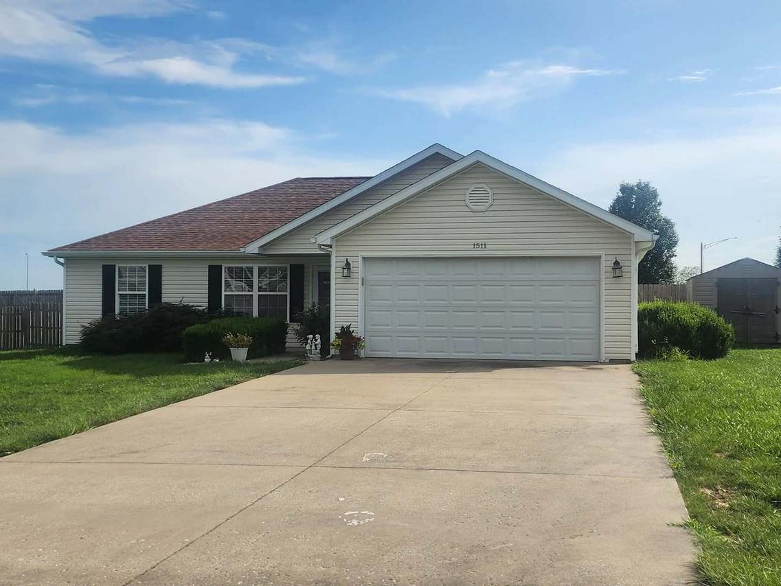 1511 Hawkeye Ct., Carterville, IL 62918