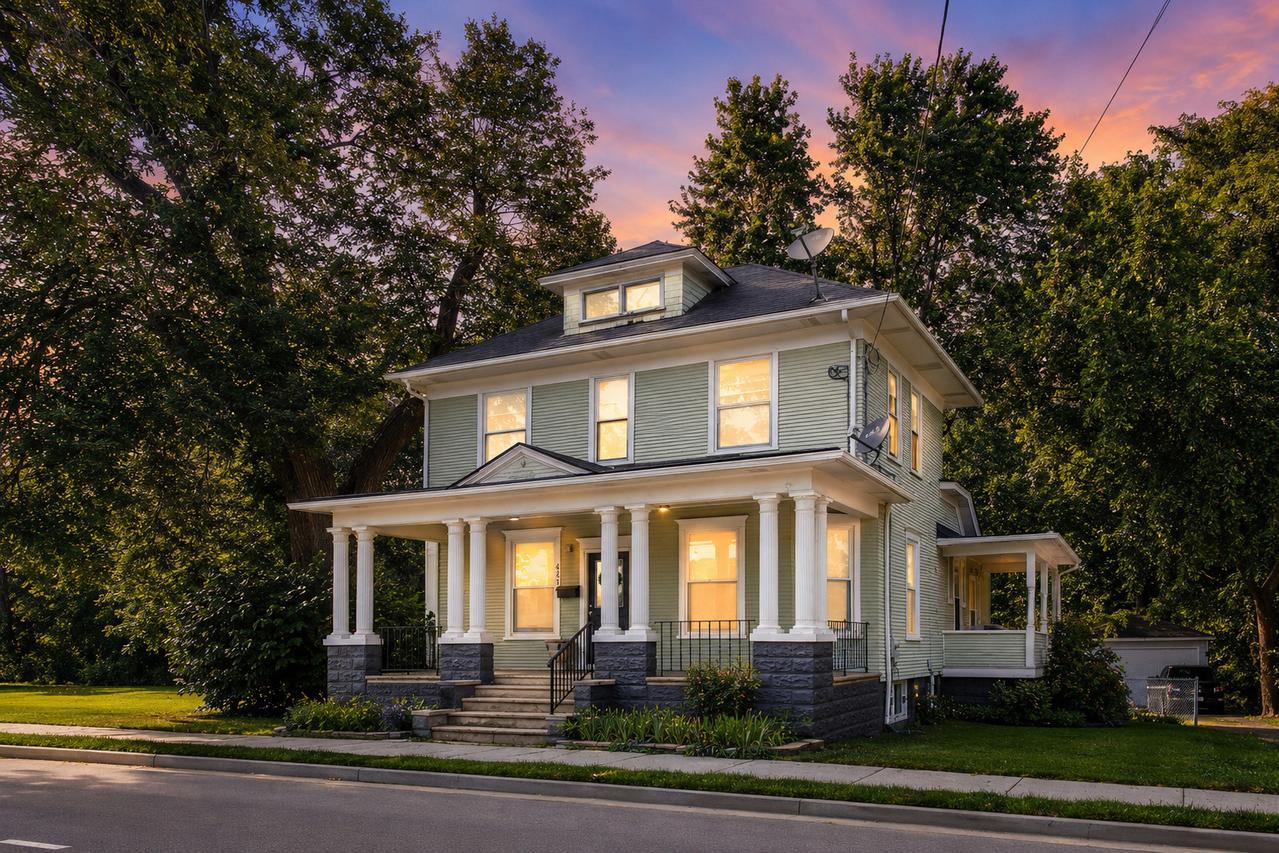 422 Summit St., Elgin, IL 60120