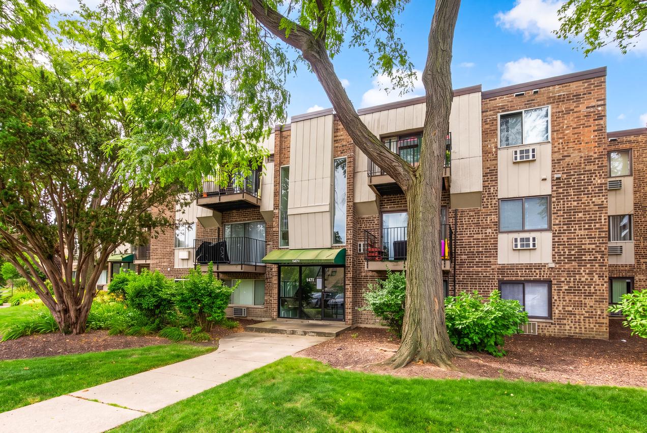 1471 N Winslowe Dr. #201, Palatine, IL 60074