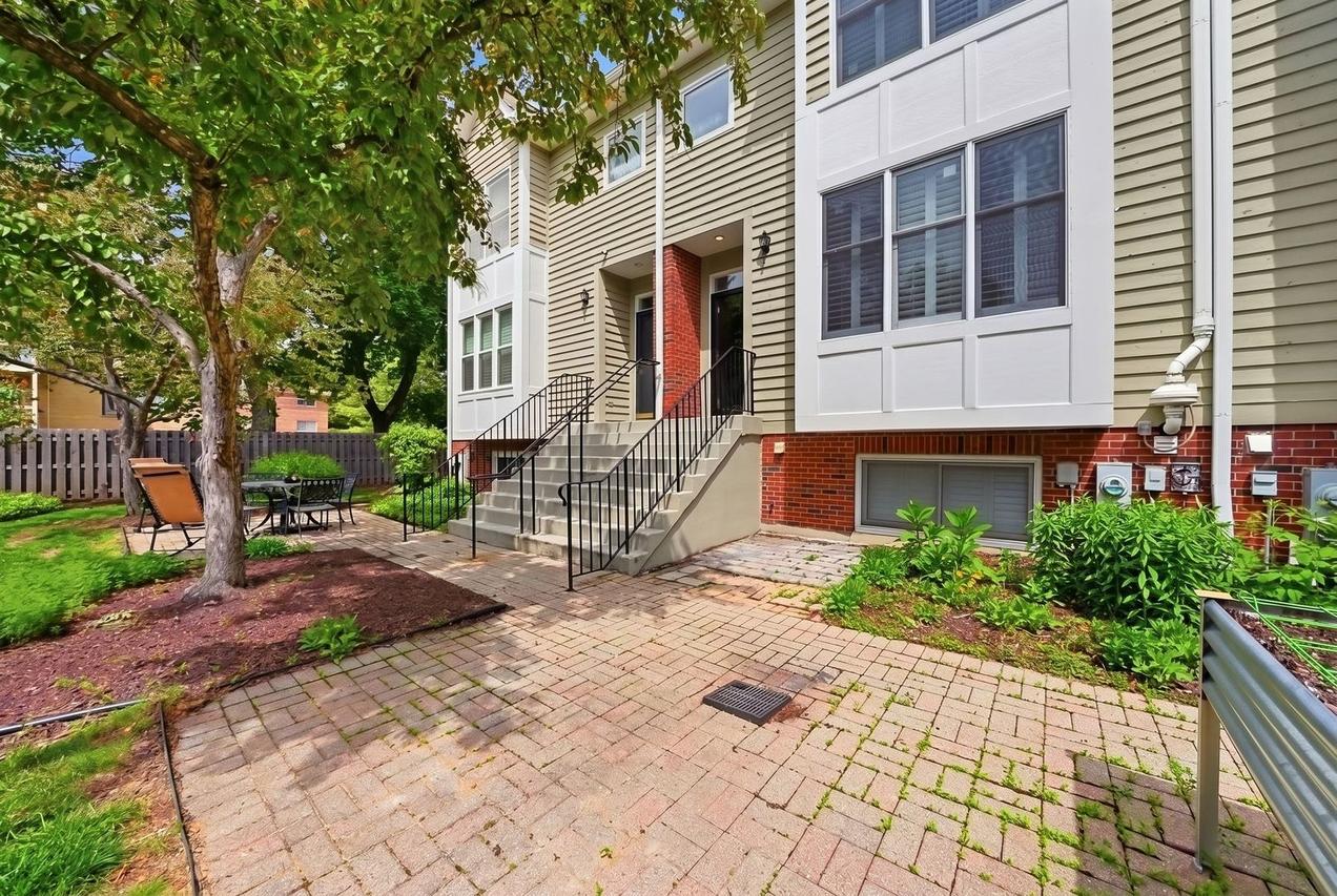 244 N Village Ct., Palatine, IL 60067