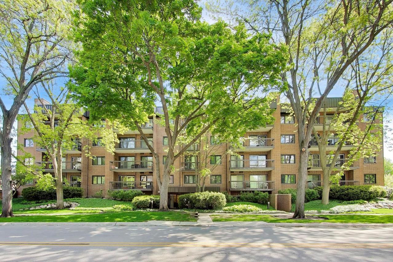 1695 2nd St. #507, Highland Park, IL 60035