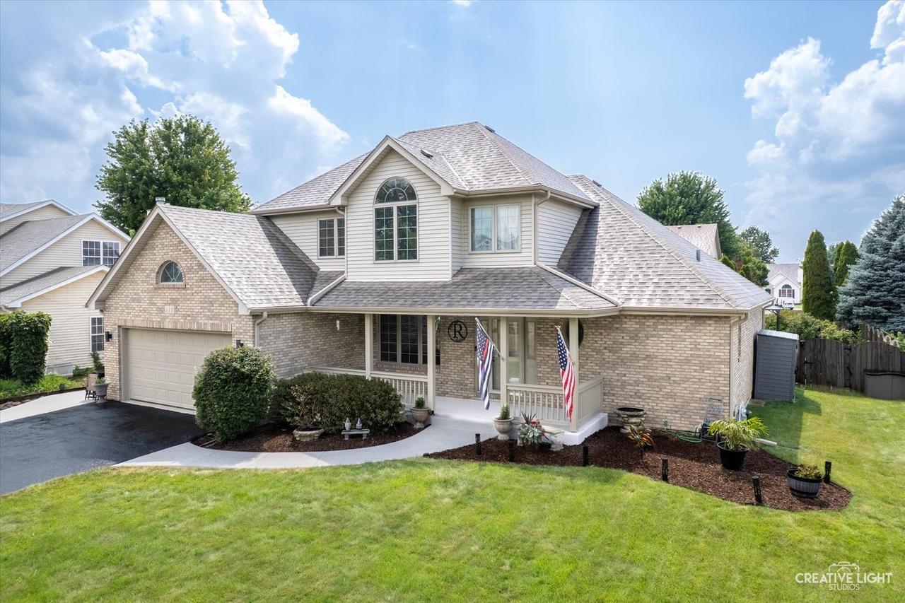 413 Windsor Dr., Oswego, IL 60543