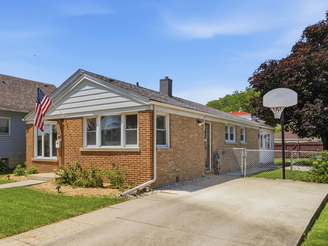 2840 Washington St., Franklin Park, IL 60131