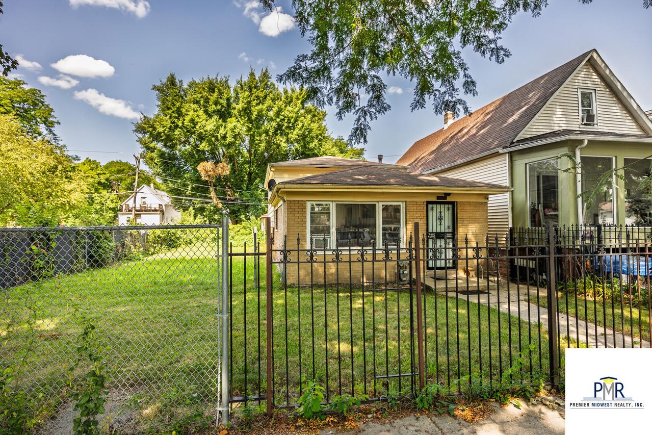 5750 S Lowe Ave., Chicago, IL 60621