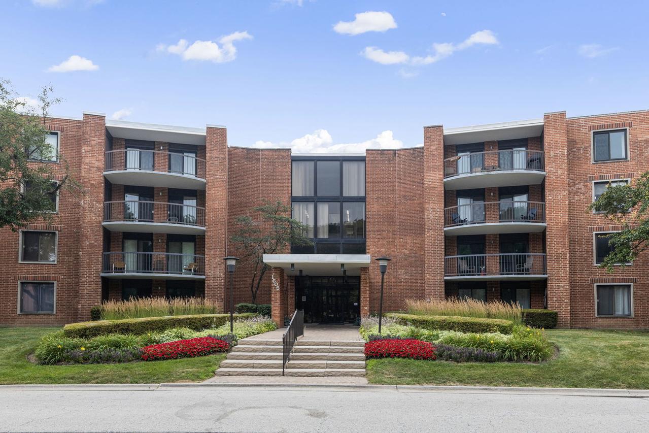 1605 E Central Rd. #304A, Arlington Heights, IL 60005