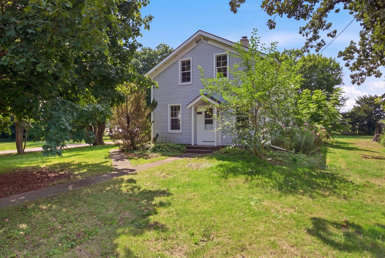10203 Main St., Hebron, IL 60034