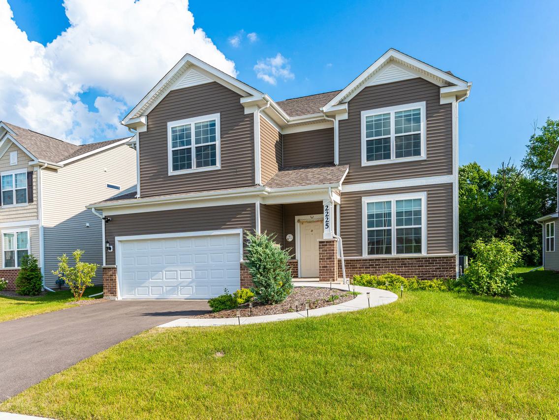 2225 Bent Grass Way, Bolingbrook, IL 60490
