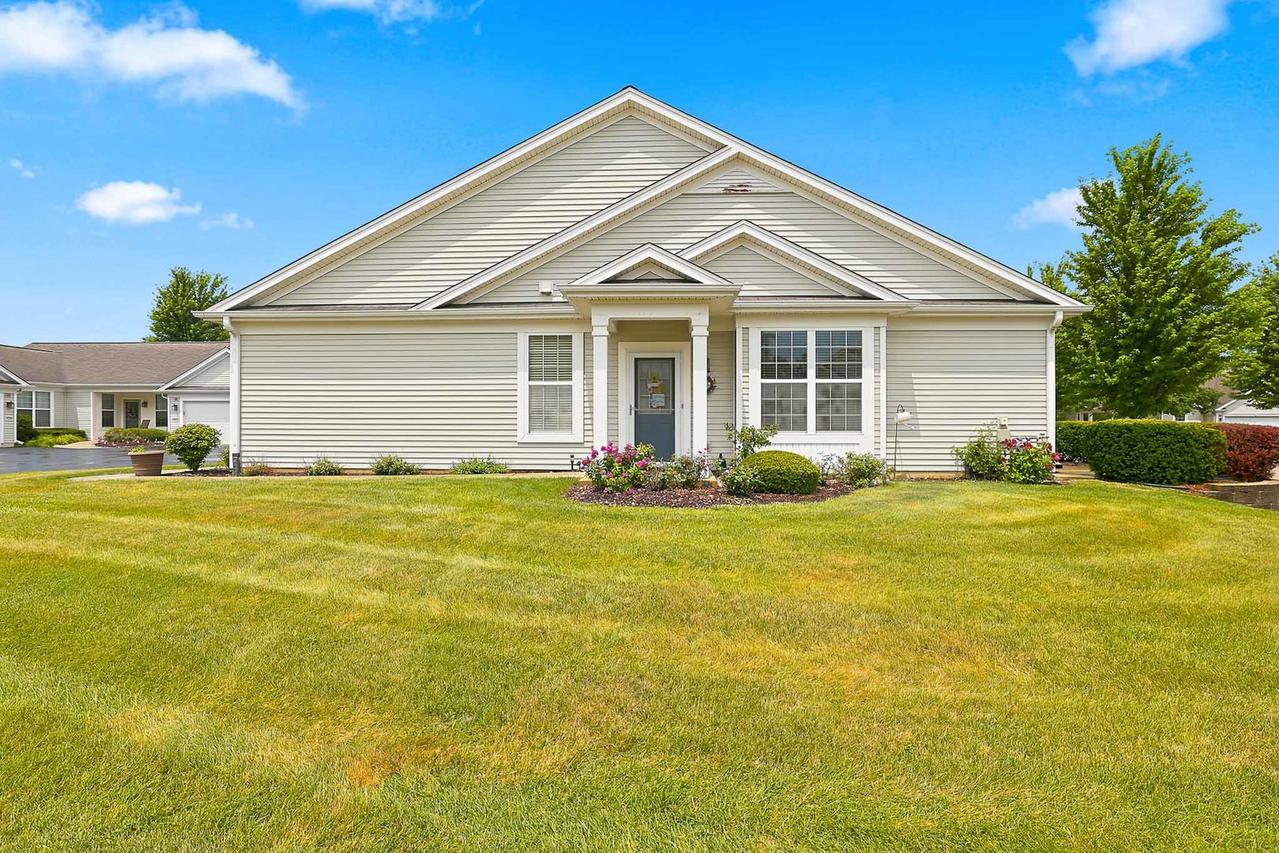 13500 Yellow Pine Dr., Huntley, IL 60142