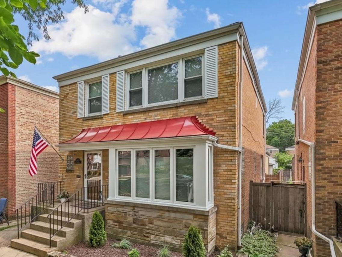 2921 W Birchwood Ave., Chicago, IL 60645