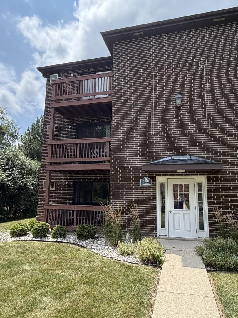 1000 Spruce St. #1A, Glendale Heights, IL 60139