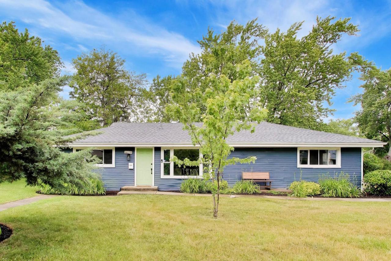 10 Rugby Rd., Lake Zurich, IL 60047
