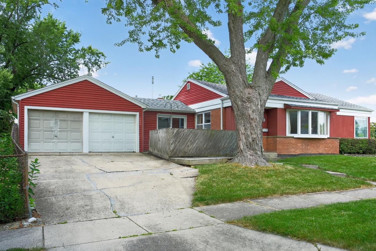 40 S Lombard Ave., Lombard, IL 60148