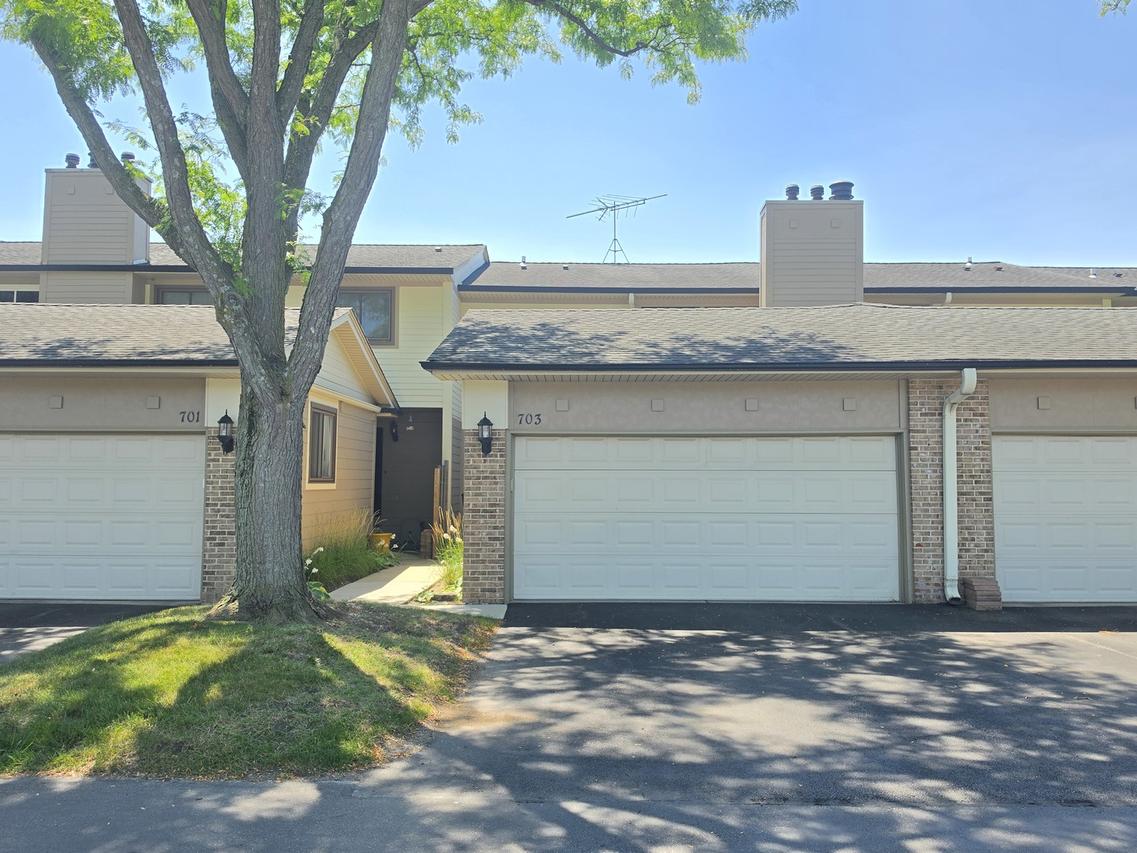 703 Mallard Ln., Deerfield, IL 60015