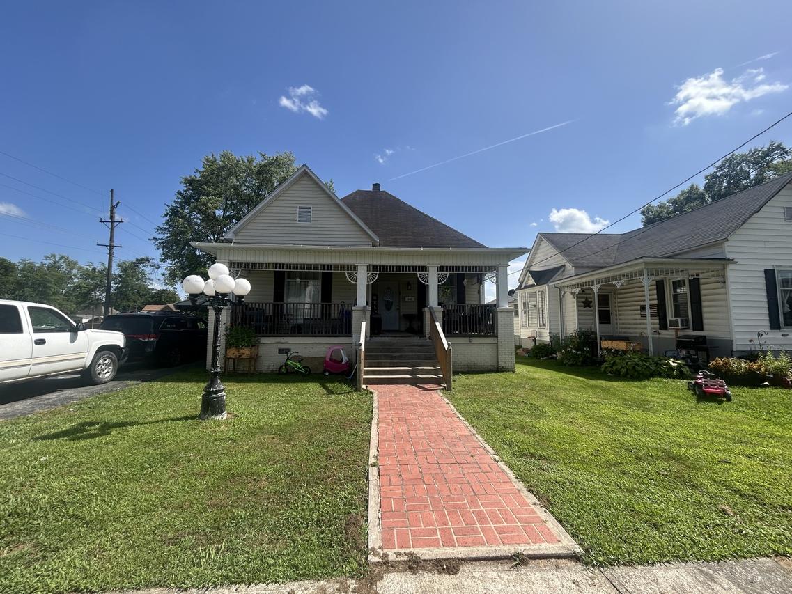107 W Lincoln St., Harrisburg, IL 62946