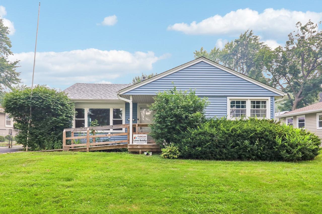 2206 Hawk Ln., Rolling Meadows, IL 60008