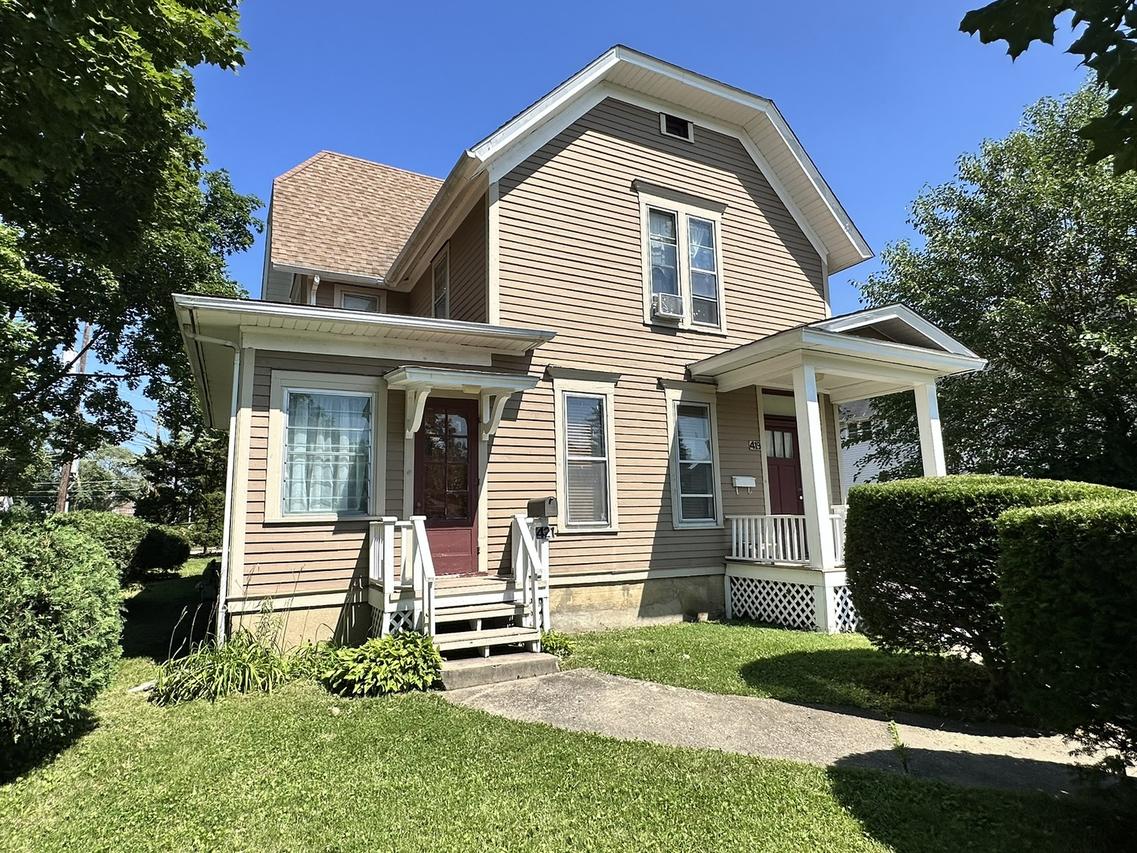 419-421 N Spring St., Elgin, IL 60120