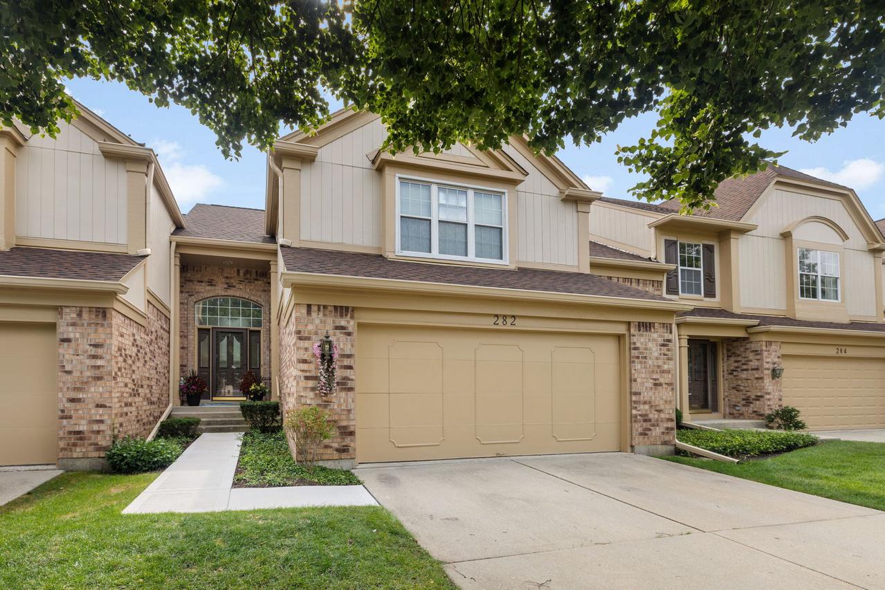 282 Lorraine Cir., Bloomingdale, IL 60108