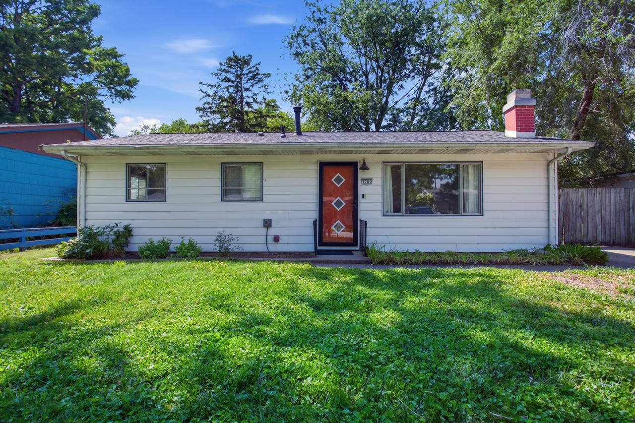 1709 Crescent Dr., Champaign, IL 61821