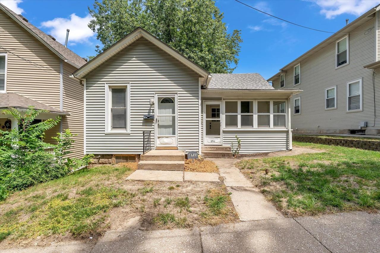 2711 9th Ave., Rock Island, IL 61201