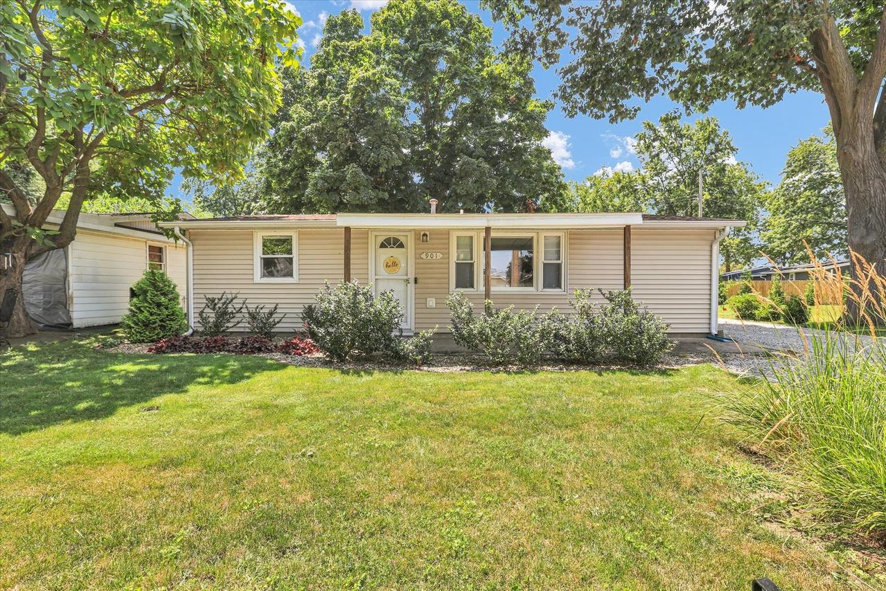 901 E Fairview Dr., Tuscola, IL 61953