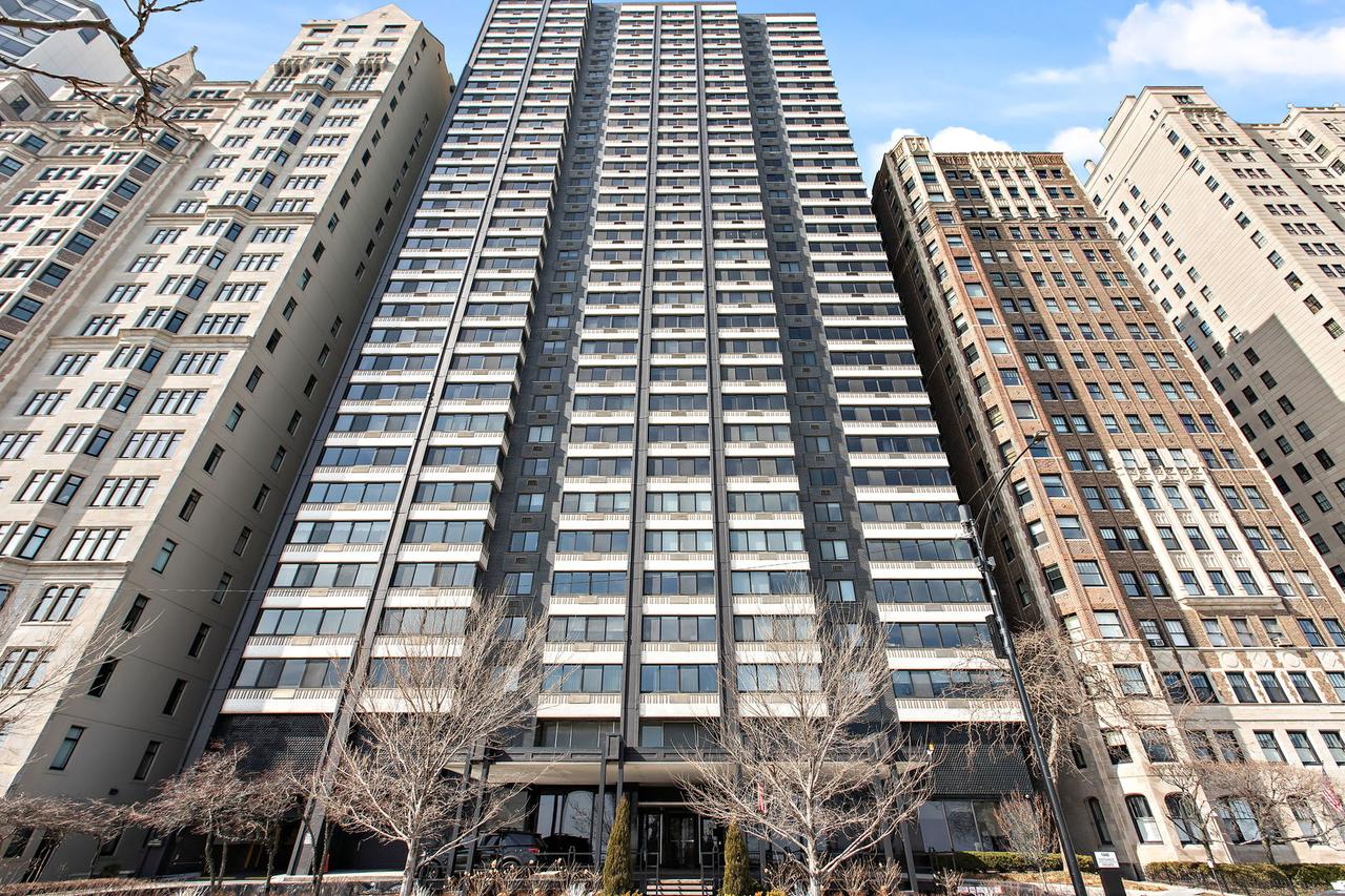 1440 N Lake Shore Dr. #18G, Chicago, IL 60610
