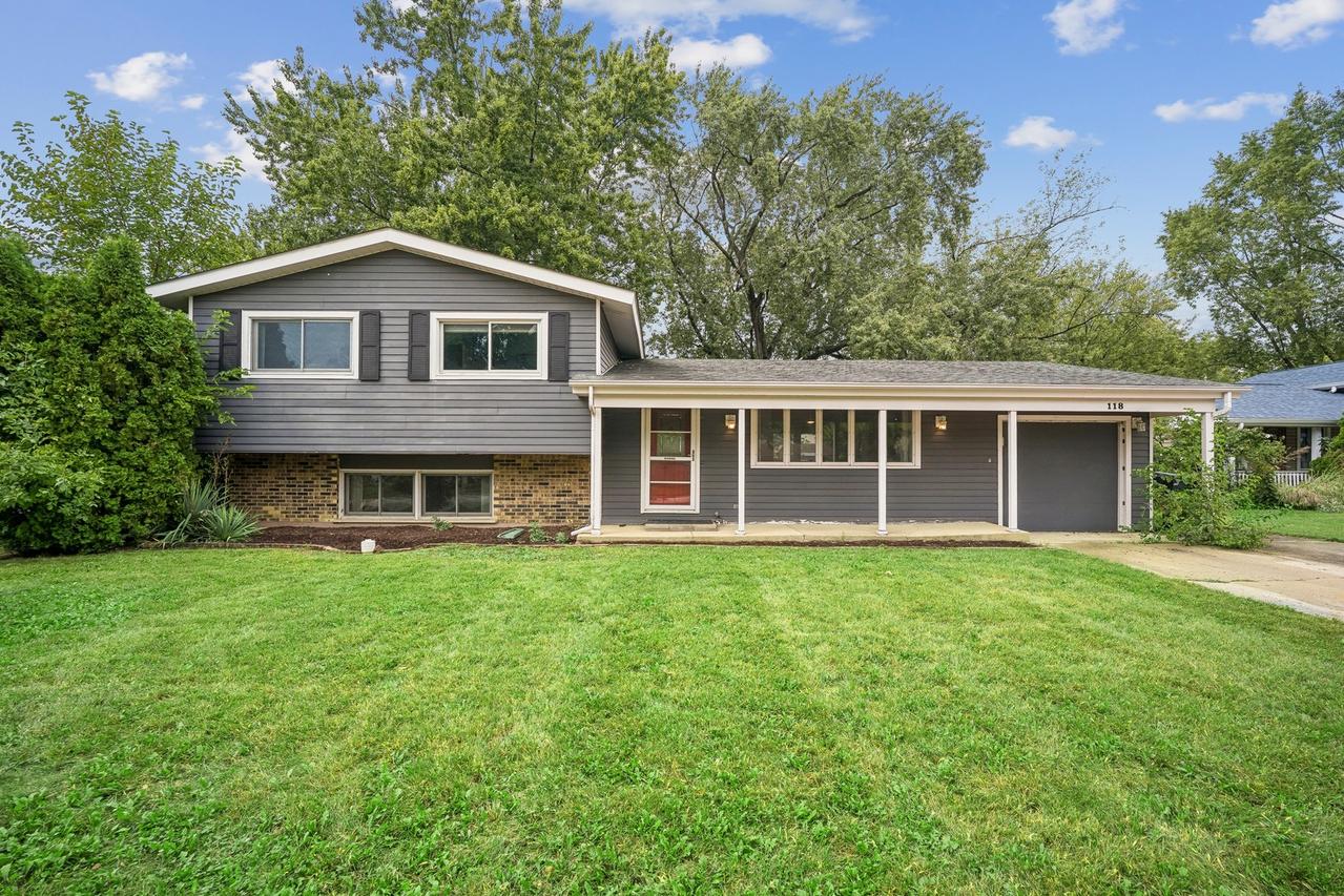 118 Dartmoor Dr., Crystal Lake, IL 60014
