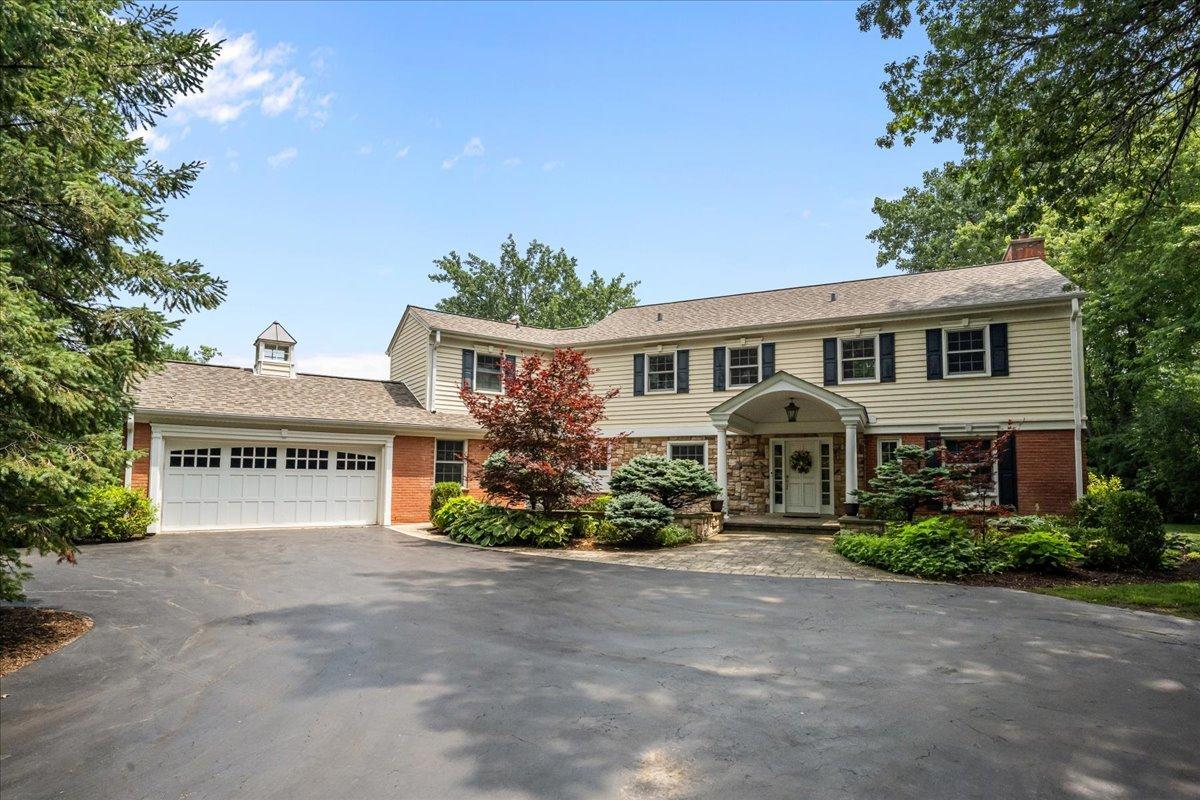 455 Rockefeller Rd., Lake Forest, IL 60045