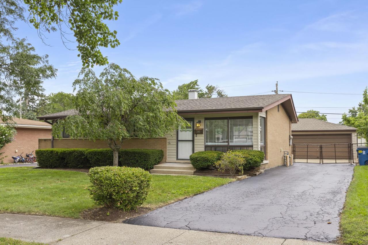 248 E Wrightwood Ave., Addison, IL 60101