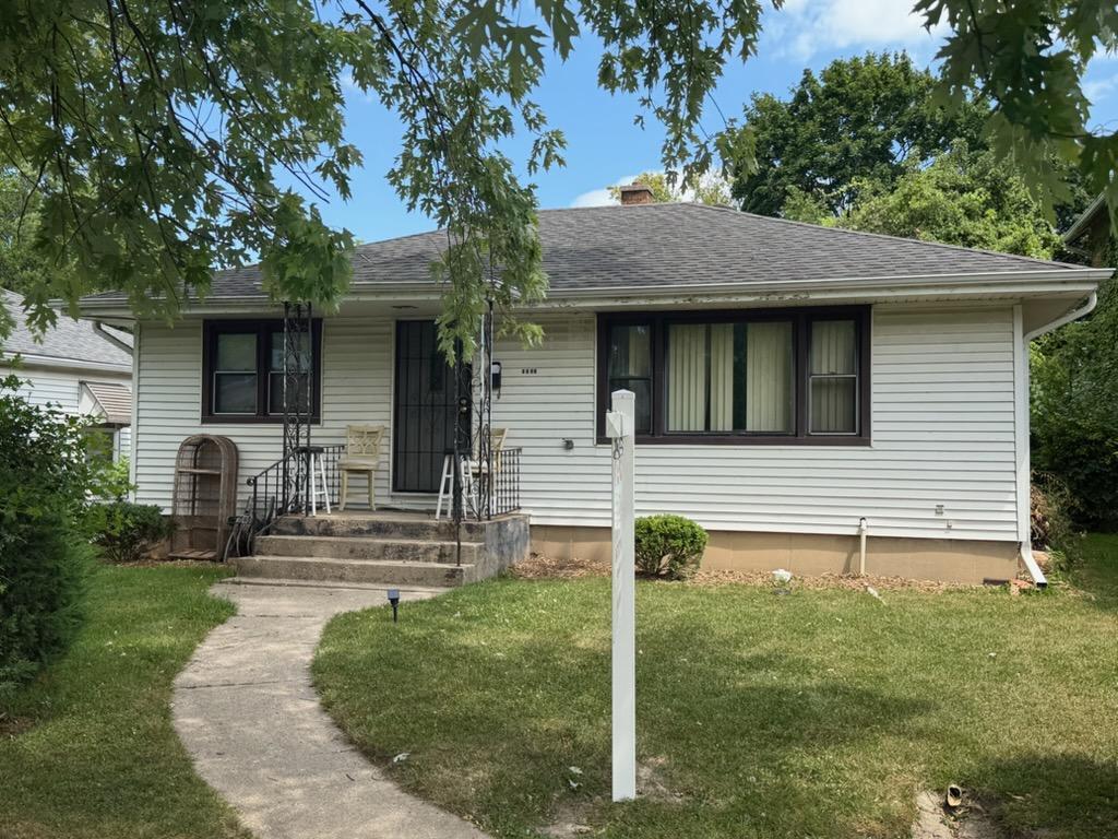 1521 Victoria Ave., North Chicago, IL 60064