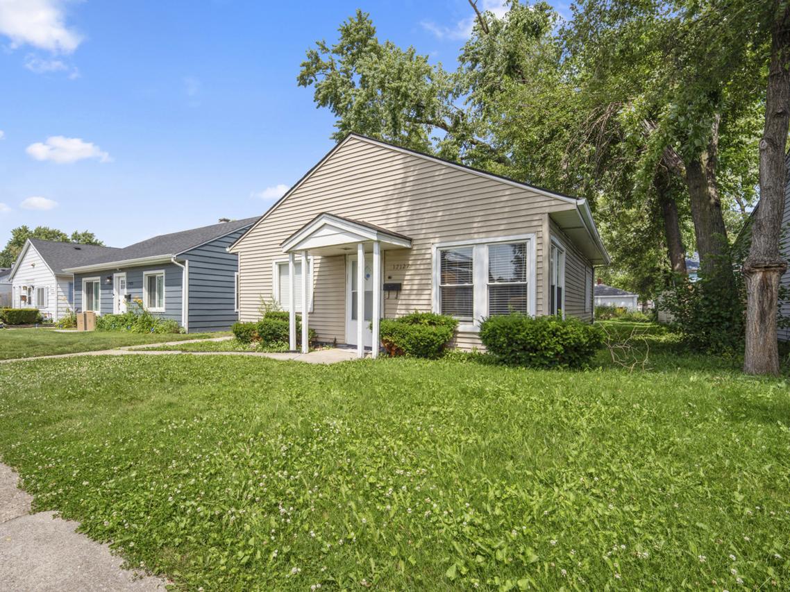 17127 Park Ave., Lansing, IL 60438